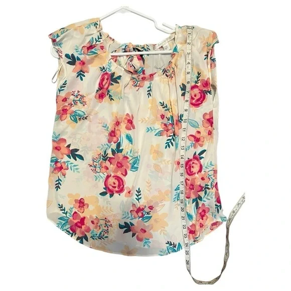 Lauren Conrad floral pleat neck blouse size Medium NWT - Picture 7 of 9